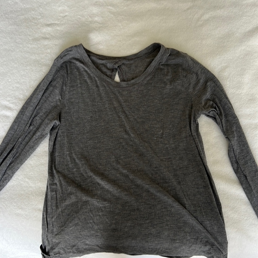 Lululemon gray long sleeve tee